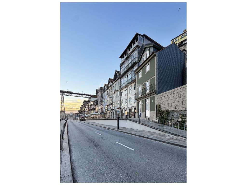 Prédio com projeto aprovado, na 1ª Linha do rio Douro, Porto - Grande imagem: 5/27
