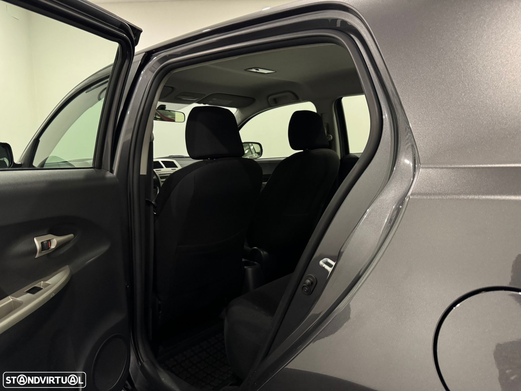 Toyota Urban Cruiser 1.33 VVT-i Sol - 25