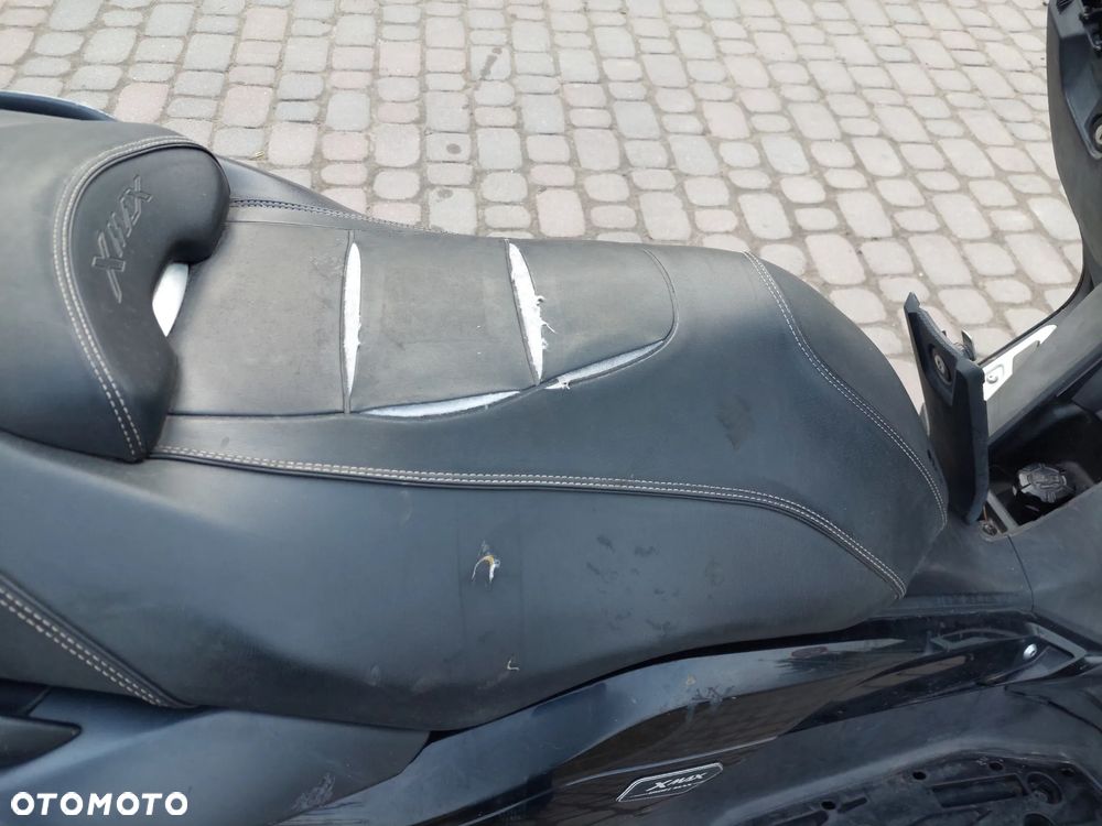 Yamaha X-max - 12