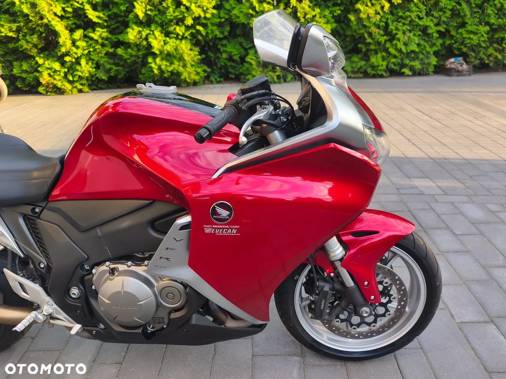 Honda VFR - 9