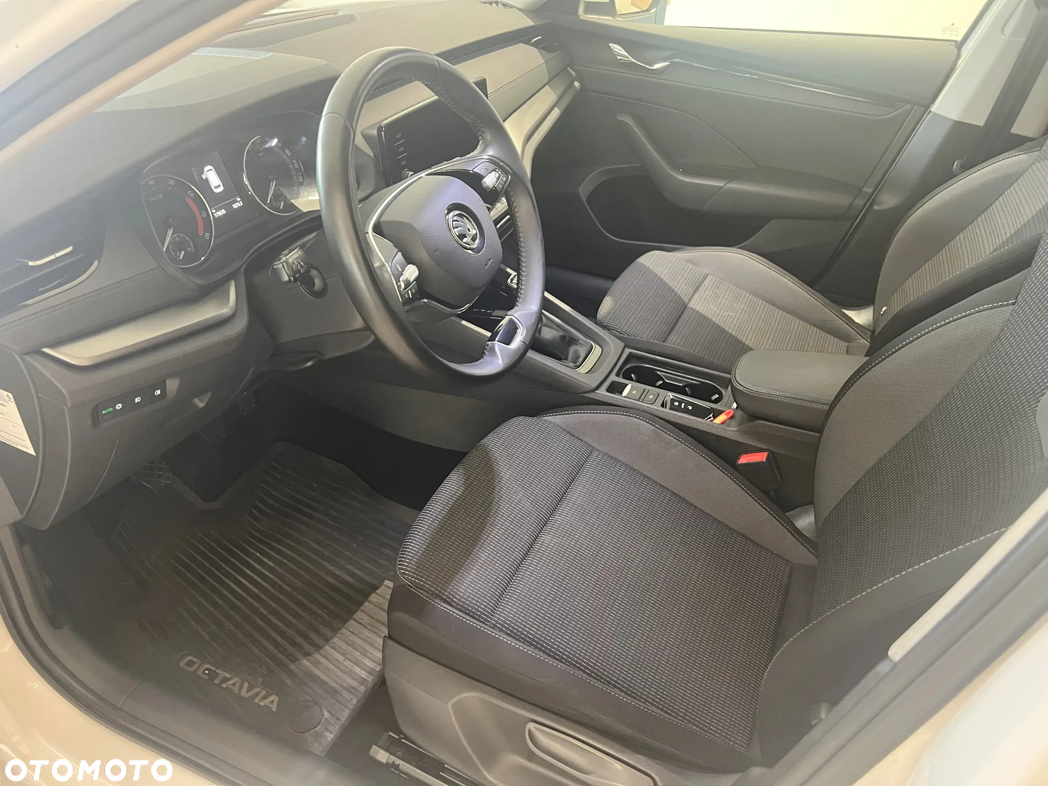 Skoda Octavia 1.5 TSI ACT Ambition - 9