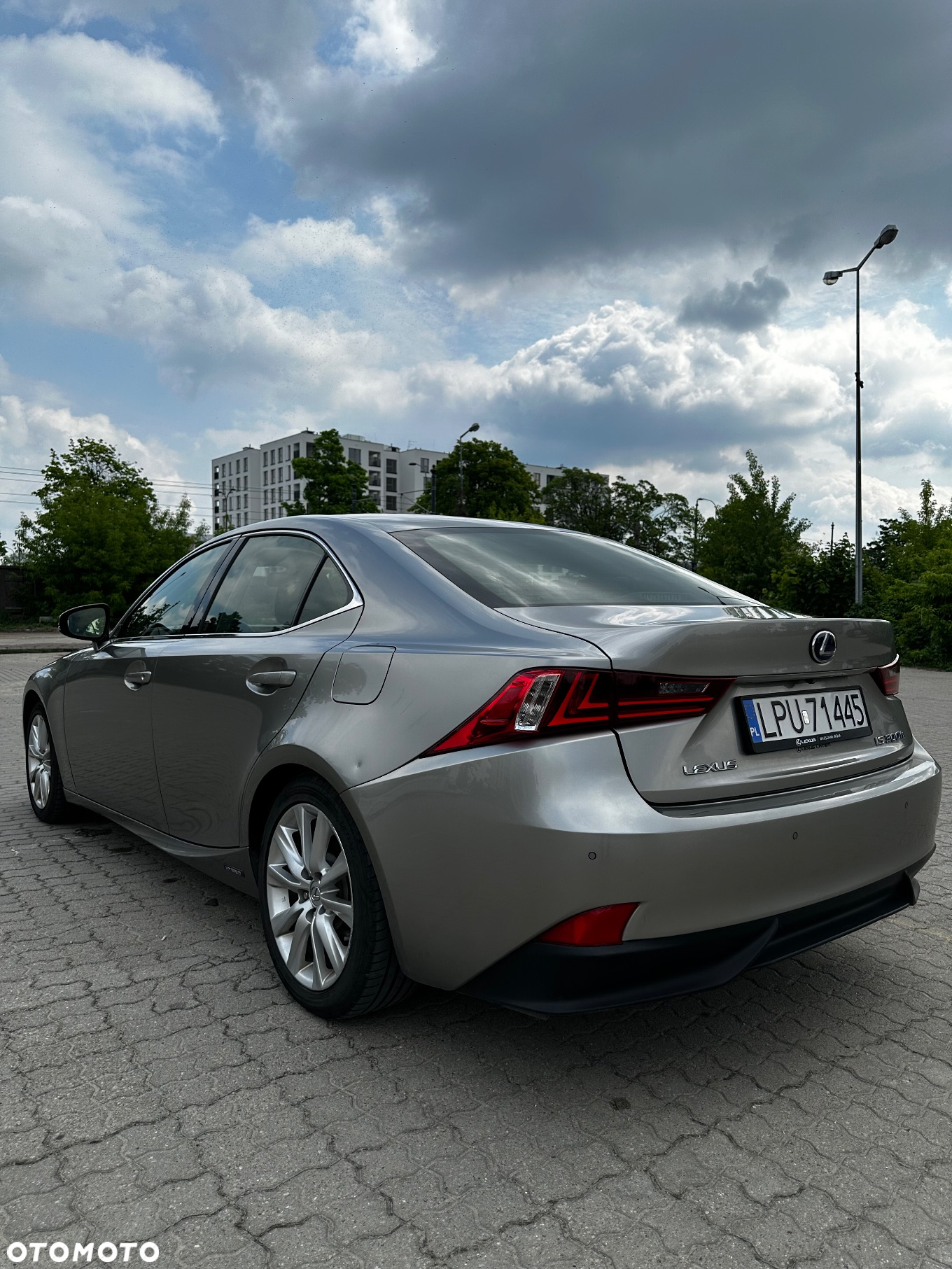 Lexus IS 300h Luxury Line - 12