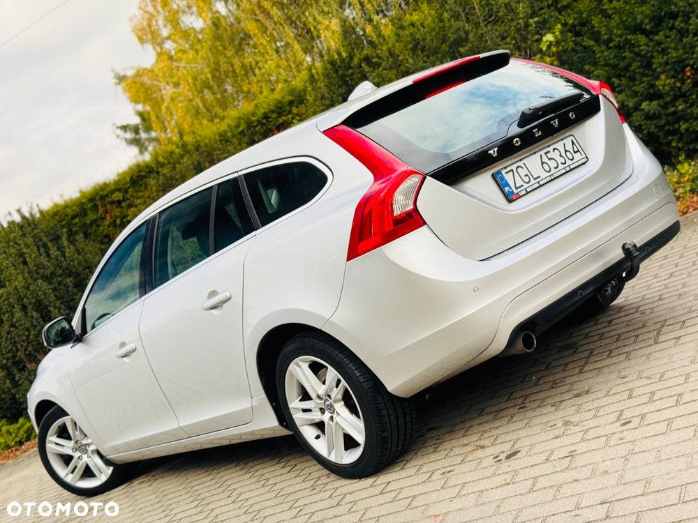 Volvo V60 D2 Edition Pro - 13