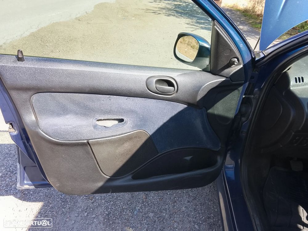 Peugeot 206 1.1 Color Line - 7