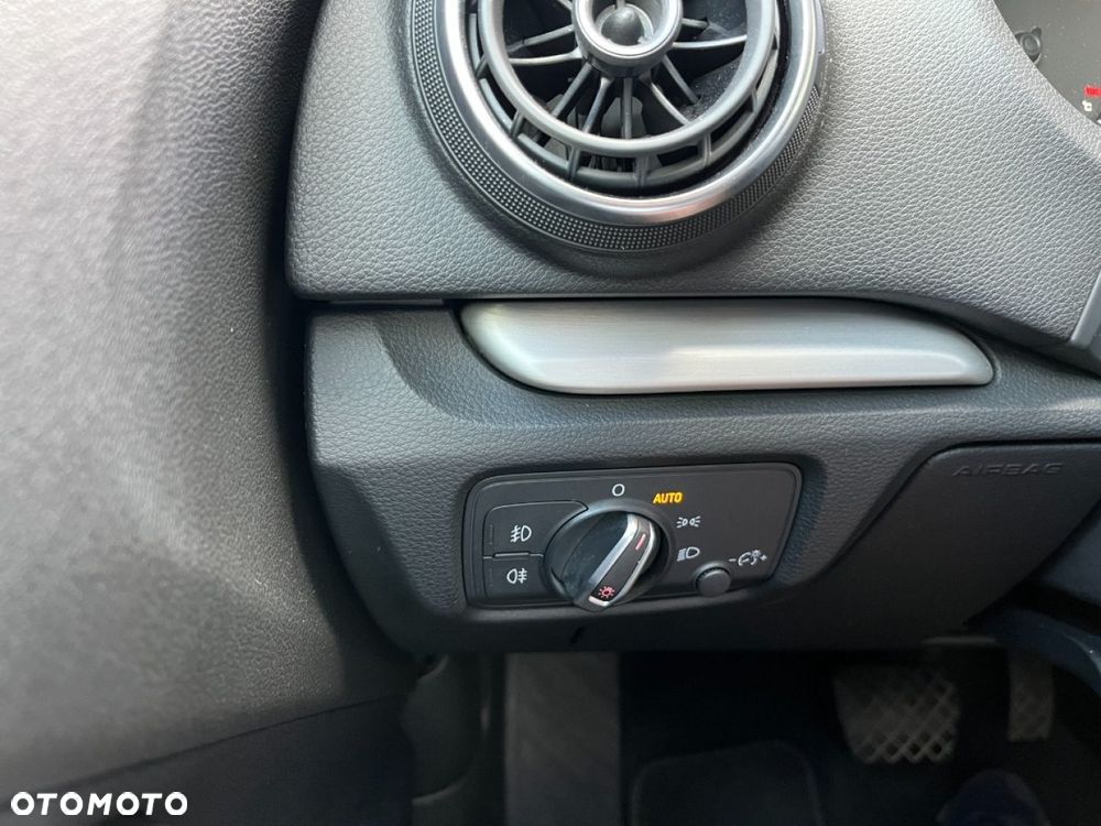 Audi A3 Sportback 2.0 TDI (clean diesel) S tronic S line Sportpaket - 19