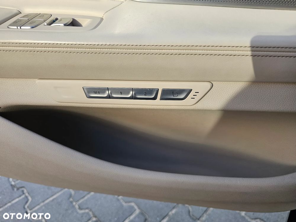 BMW Seria 7 750Li xDrive Edition Exclusive - 32