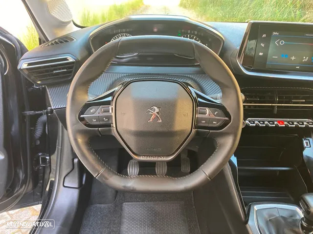 Peugeot 208 1.2 PureTech Allure - 11