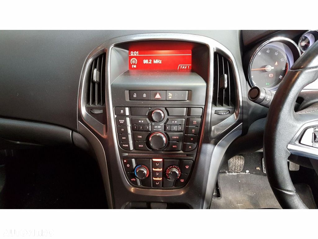 CD player Opel Astra J 2012 Break 1.6i - 3