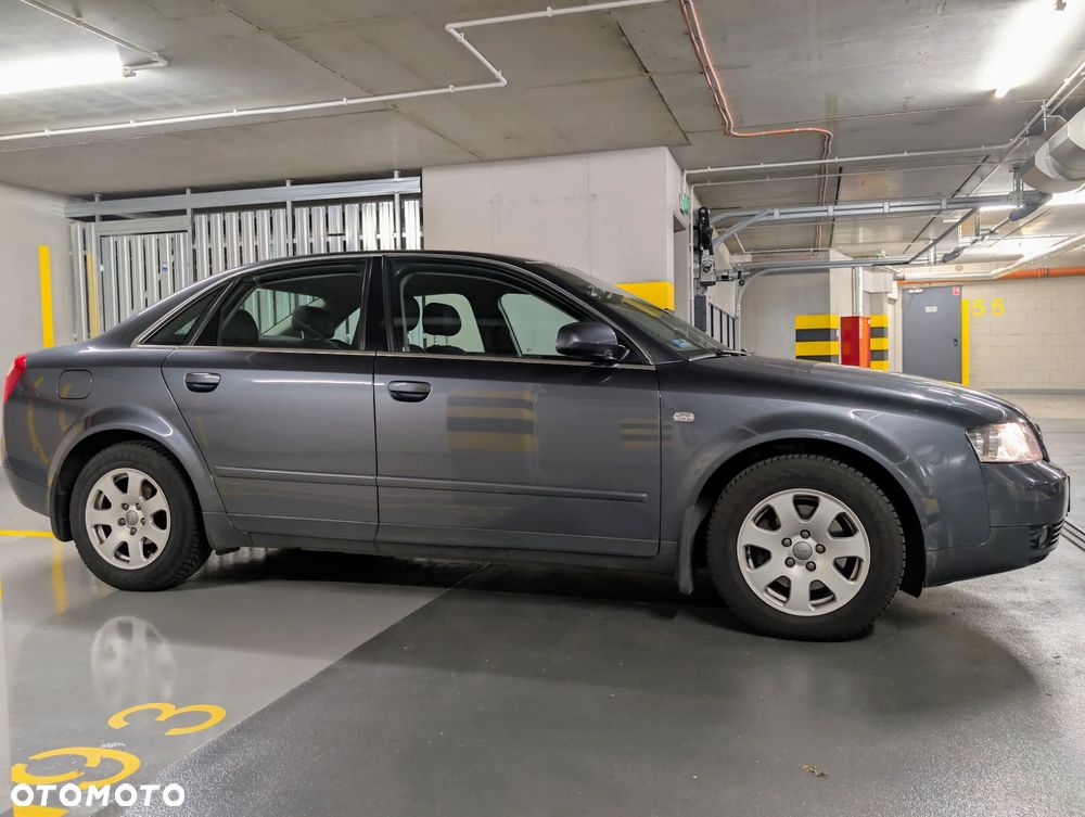 Audi A4 Limousine - 3