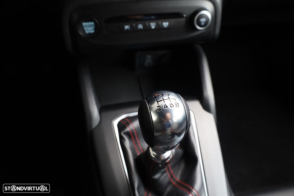 Ford Focus 1.0 EcoBoost MHEV ST-Line - 22