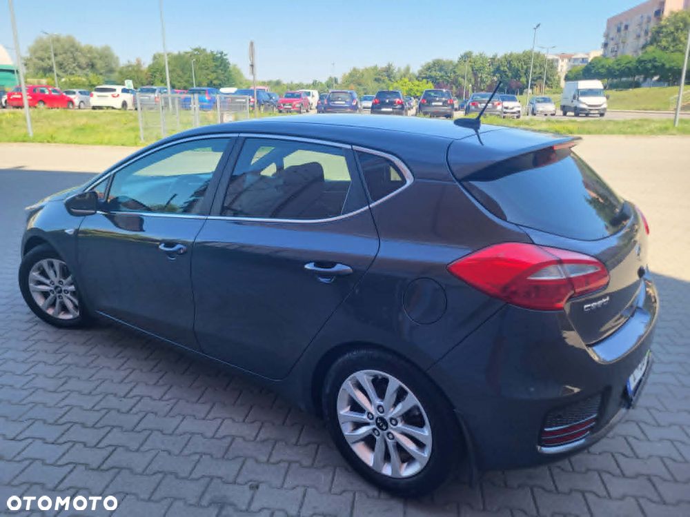 Kia Ceed 1.4 CVVT ISG Dream-Team Edition - 24