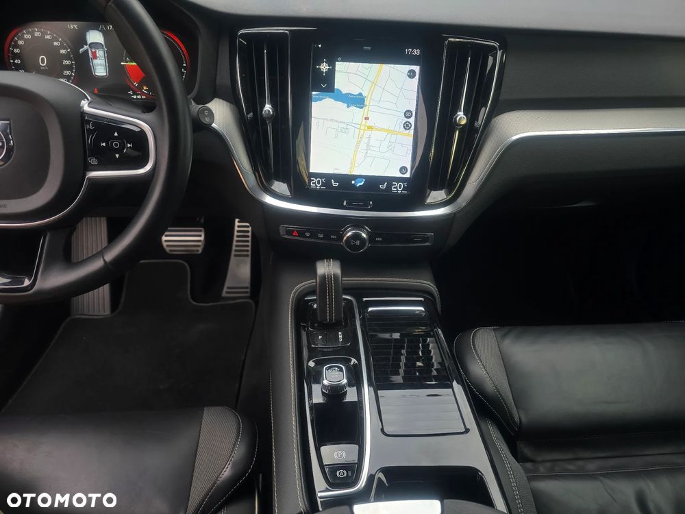 Volvo V60 T6 AWD Plug-In Hybrid Ultra Dark - 29