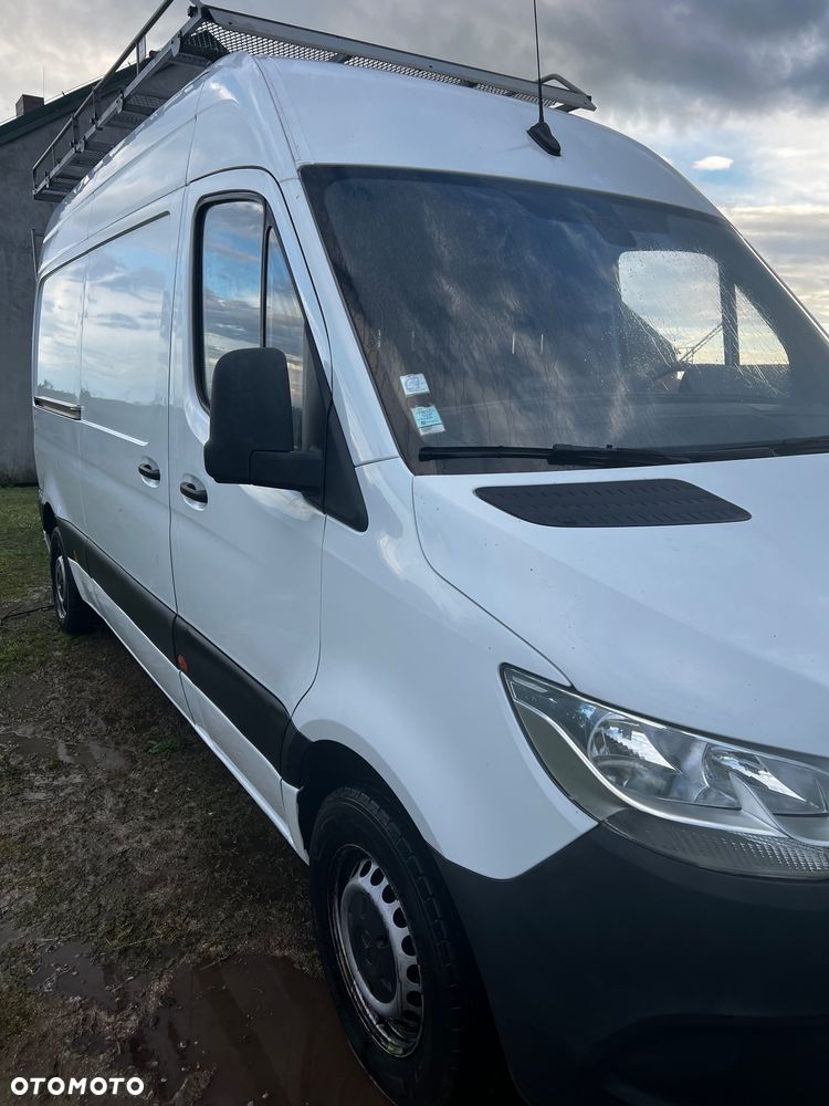 Mercedes-Benz Sprinter - 2