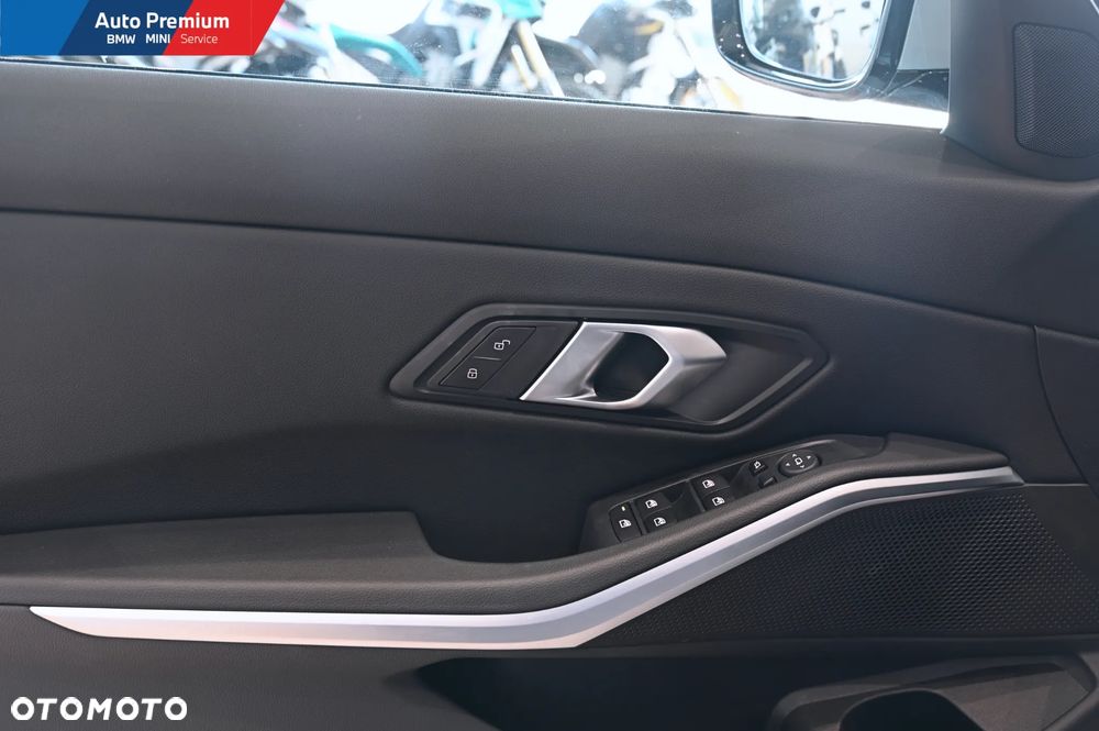 BMW Seria 3 320i xDrive M Sport sport - 11