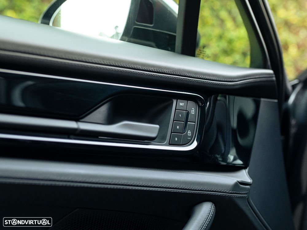 Porsche Panamera Turbo E-Hybrid - 31