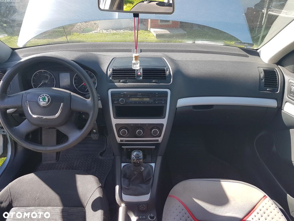 Skoda Octavia 1.6 - 14