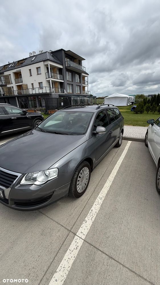 Volkswagen Passat 1.9 TDI Comfortline - 1