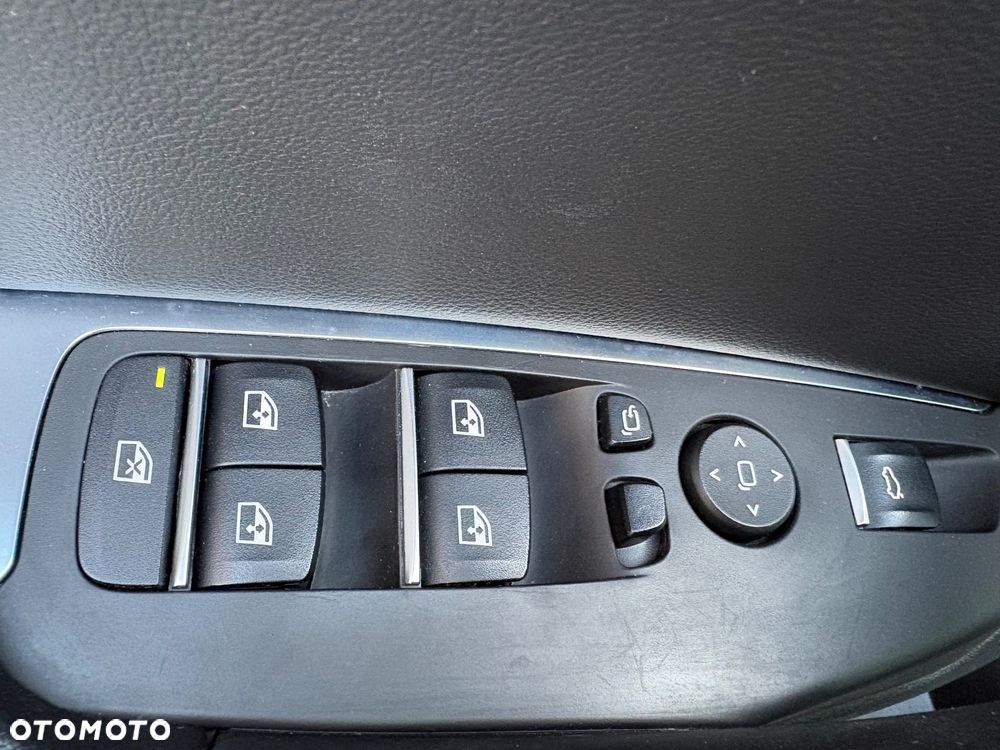 BMW X3 ver-xdrive20i-gpf - 24