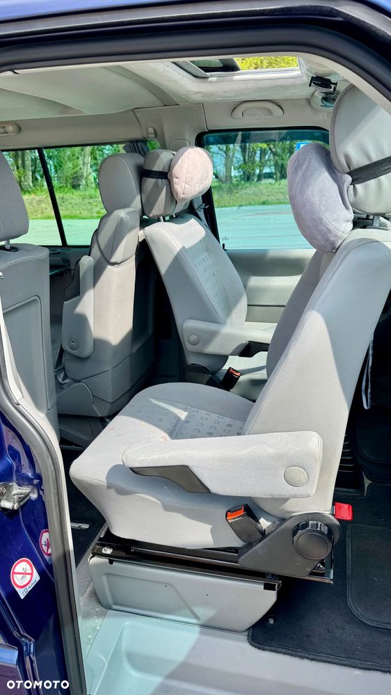 Volkswagen Multivan - 18