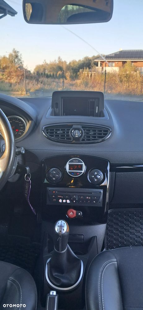 Renault Clio - 11