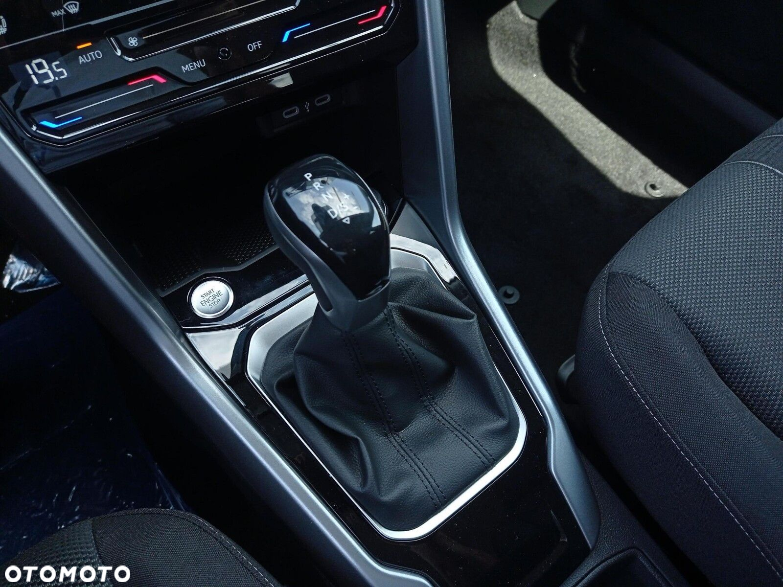 Volkswagen T-Roc - 15