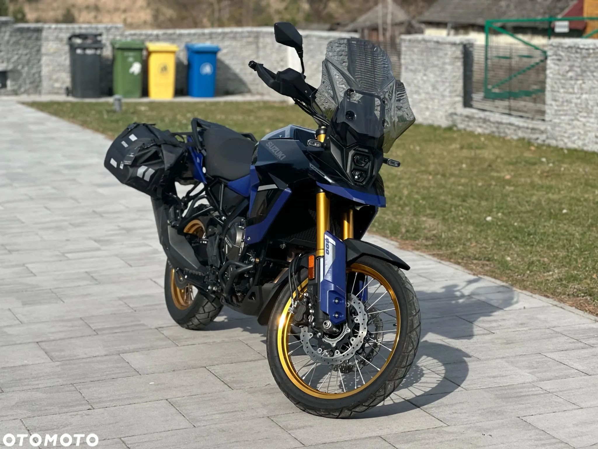 Suzuki V-STROM - 1