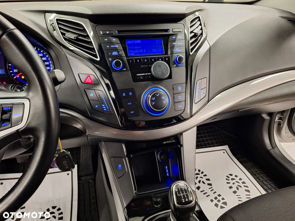 Hyundai i40 i40cw 1.6 Fifa World Cup Edition - 32