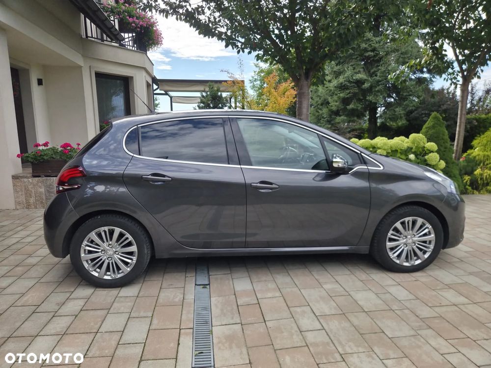 Peugeot 208 1.2 PureTech GPF Allure S&S - 3