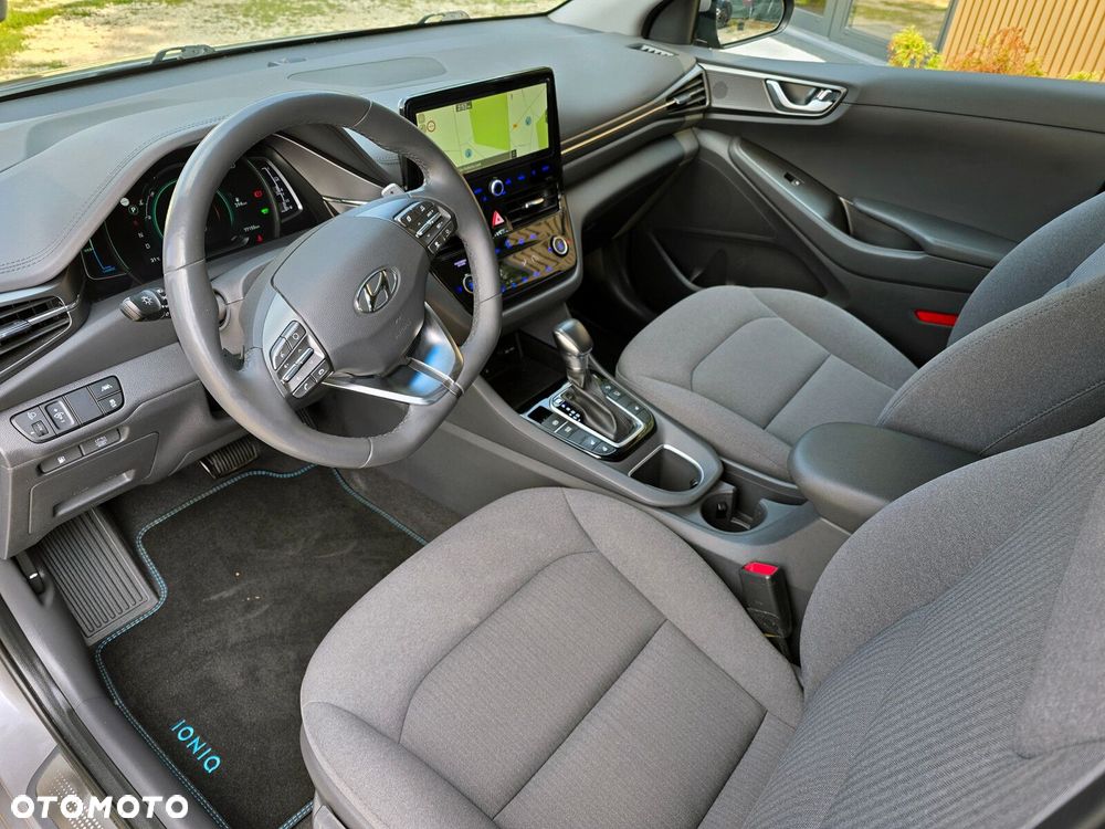 Hyundai IONIQ - 11
