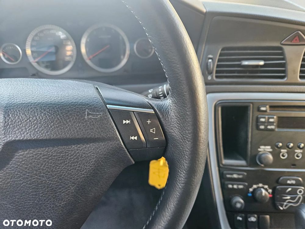 Volvo V70 2.4 Momentum - 22
