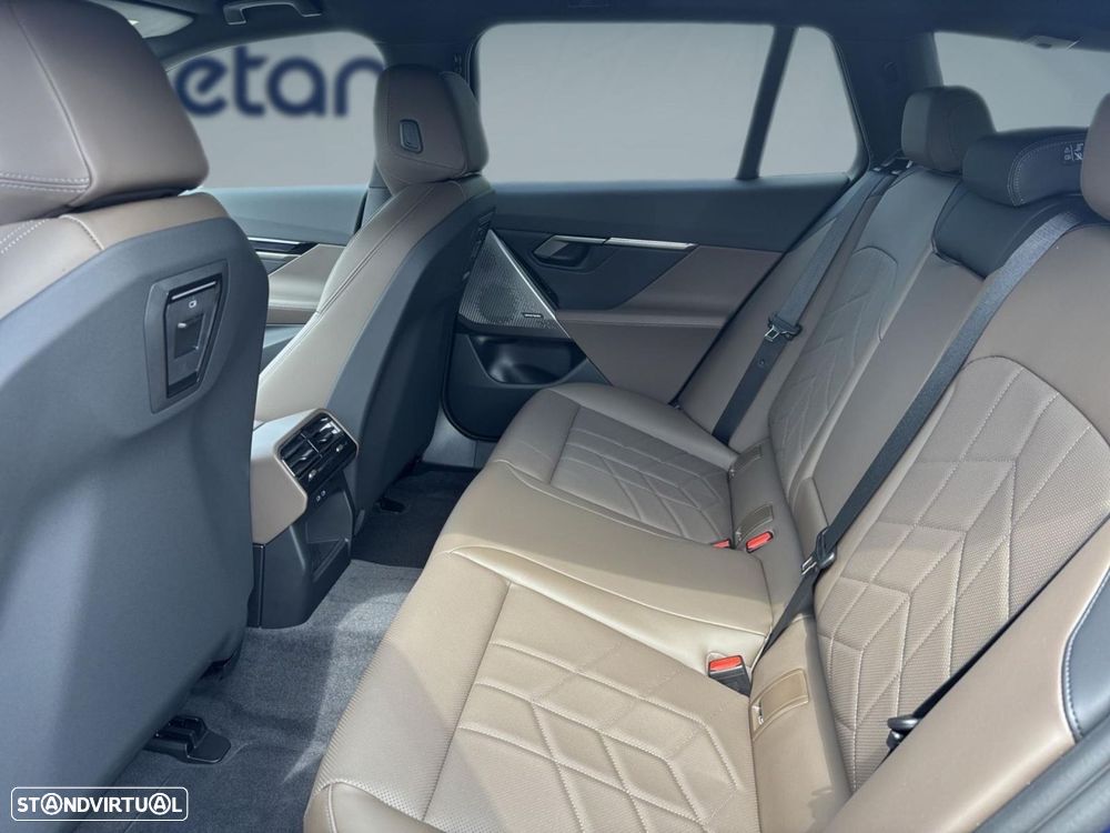 BMW 530 e Pack Desportivo M - 15