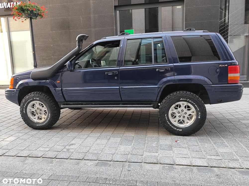 Jeep Grand Cherokee - 11