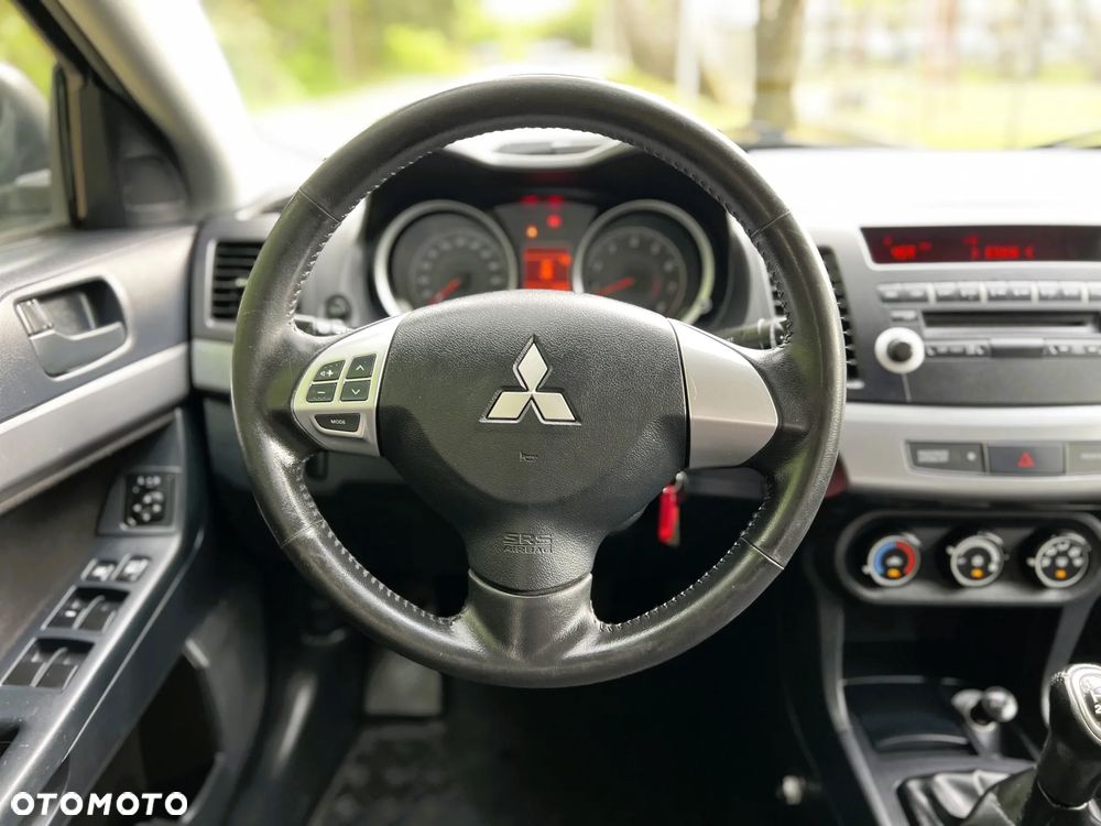 Mitsubishi Lancer - 18