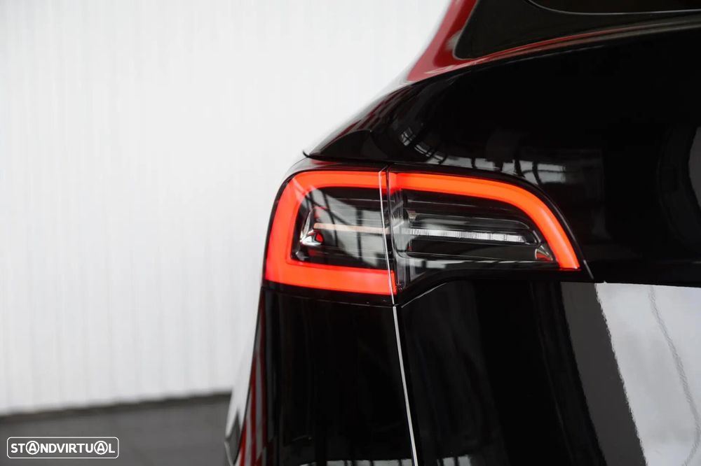 Tesla Model Y Long Range RWD - 20