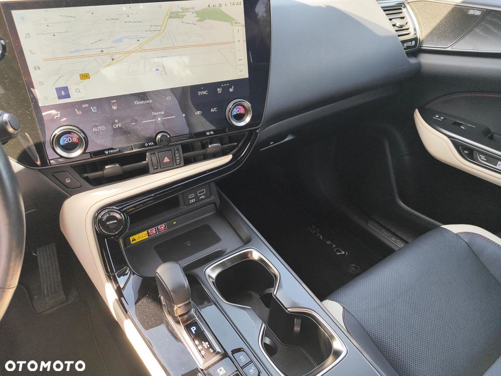 Lexus NX 350h Omotenashi AWD - 11