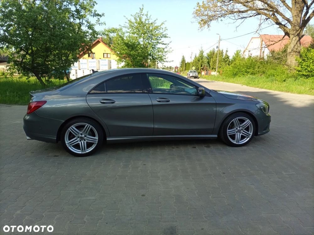 Mercedes-Benz CLA 180 AMG Line - 5