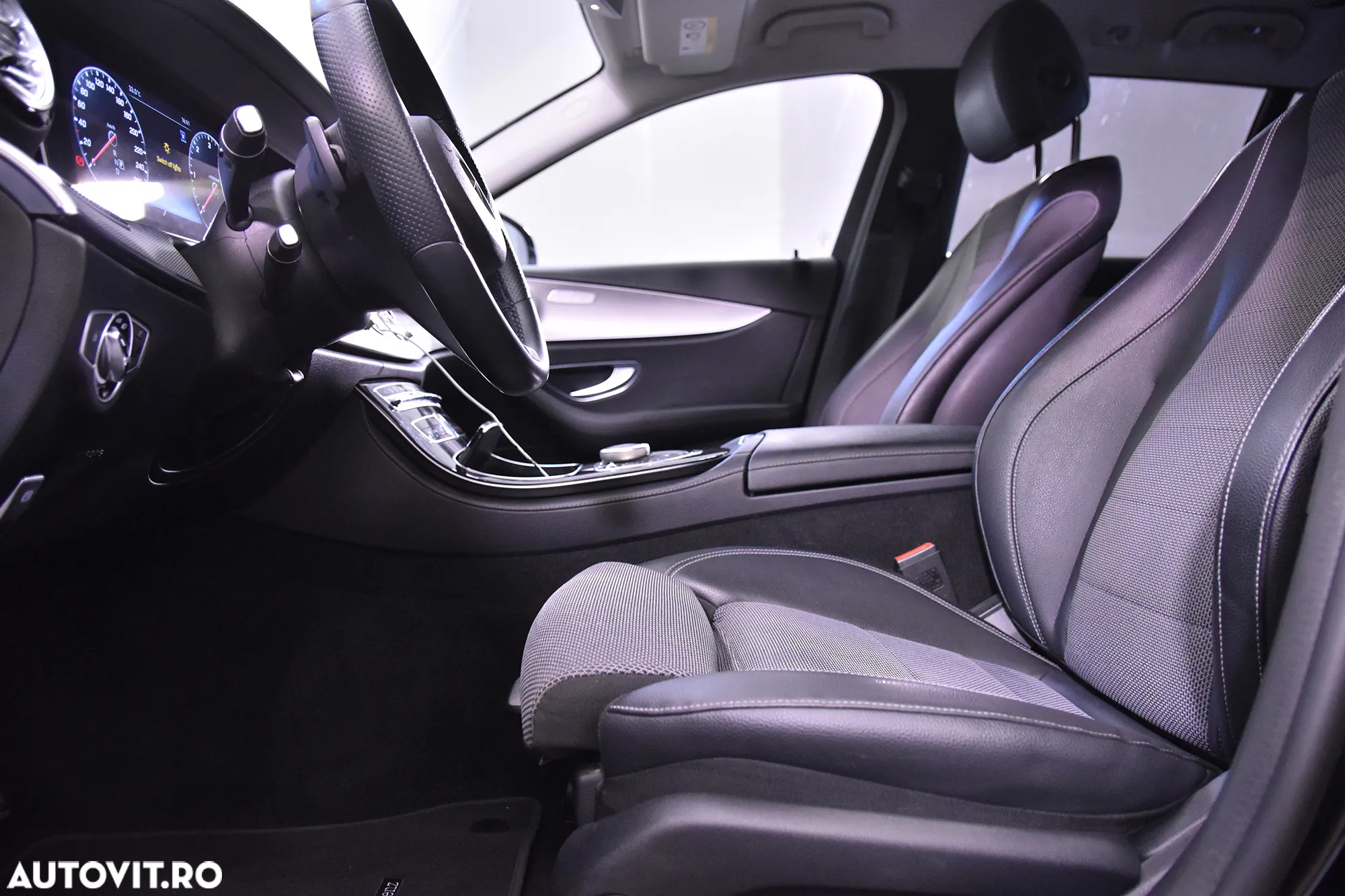 Mercedes-Benz E 220 d T-Modell Aut. - 23