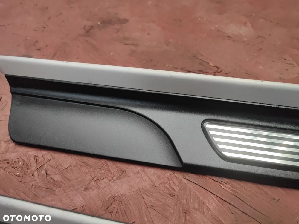 BMW E46 COUPE / CABRIO ORYGINALNE LISTWY OZDOBNE PORGÓW LEWA / PRAWA M-PAKIET W DOBRYM STANIE O NR. 51 47 7 891 929 / 51 47 7 891 930 OEM - 16