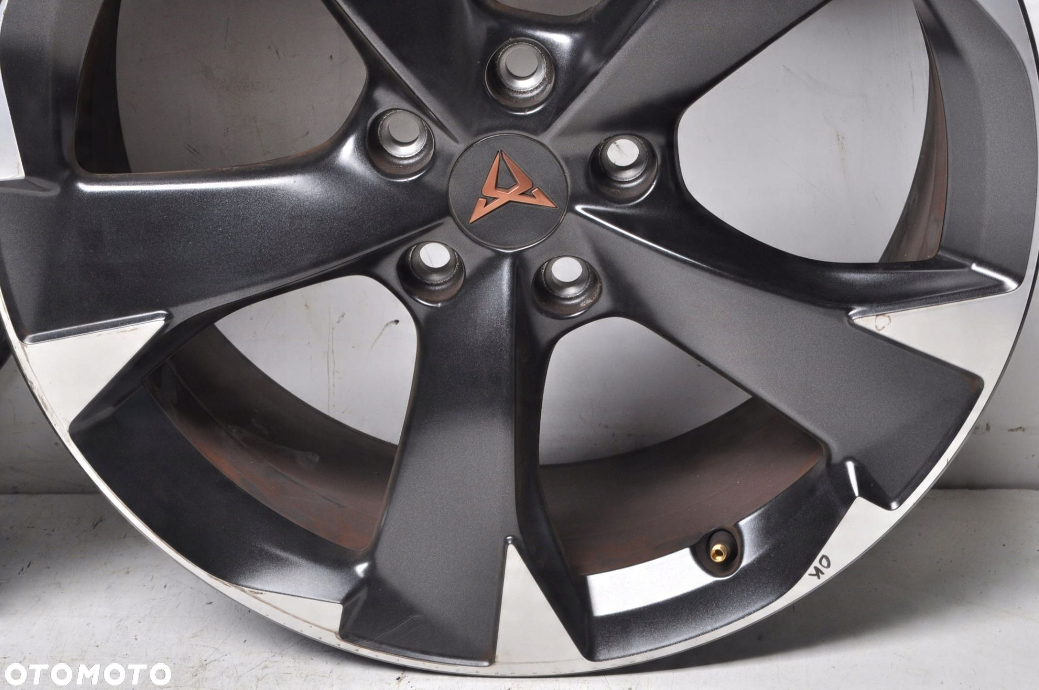 SEAT CUPRA LEON  FELGI ALUMINIOWE 5FA601025H  7,5J x 18 ET46 H2 5x112 - 7
