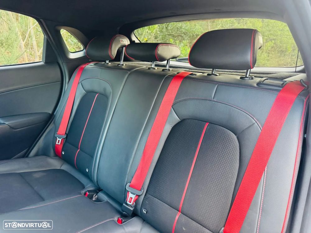 Hyundai Kauai 1.0 T-GDi Premium Pele/Tec.Vermelho - 40