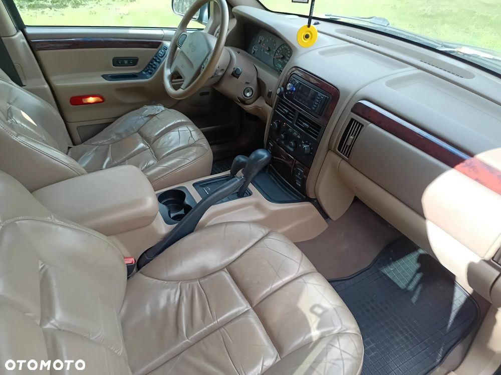 Jeep Grand Cherokee - 11