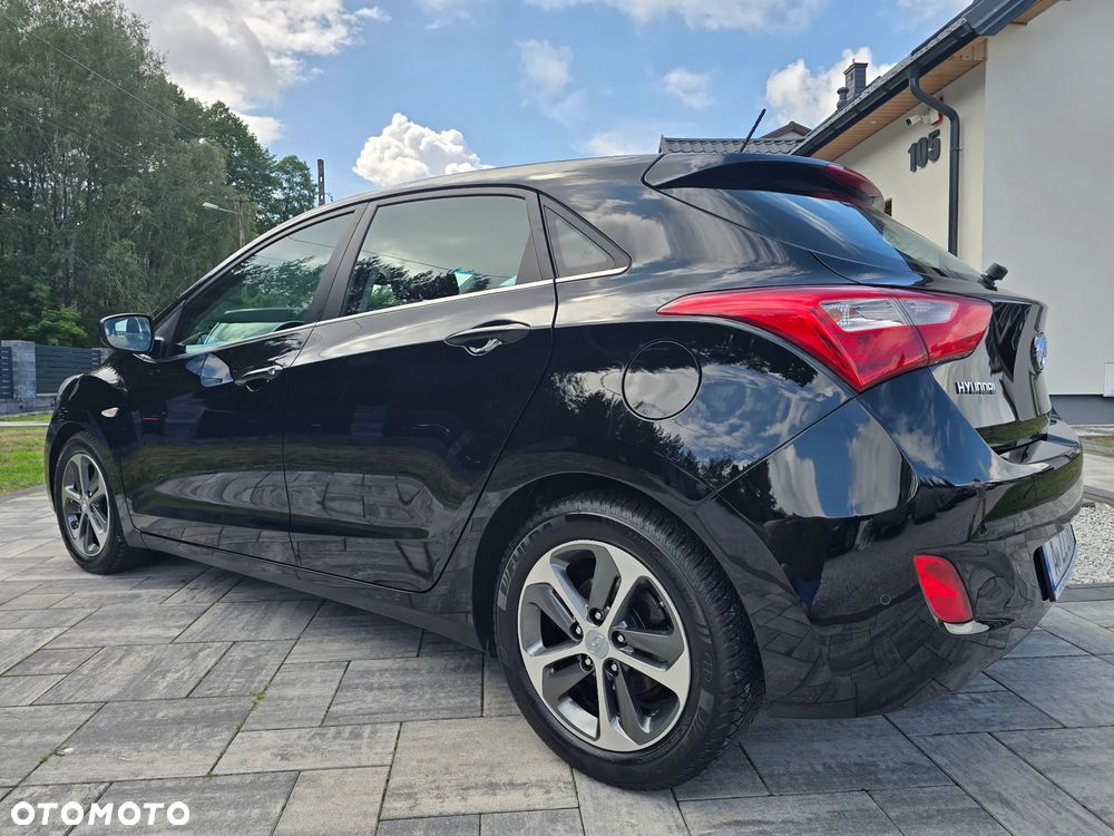 Hyundai i30 blue 1.4 Passion - 1