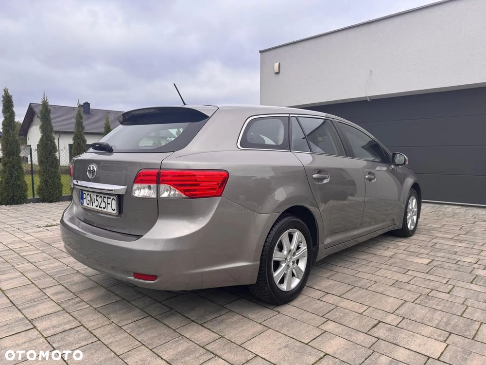 Toyota Avensis 1.8 Style MS - 5