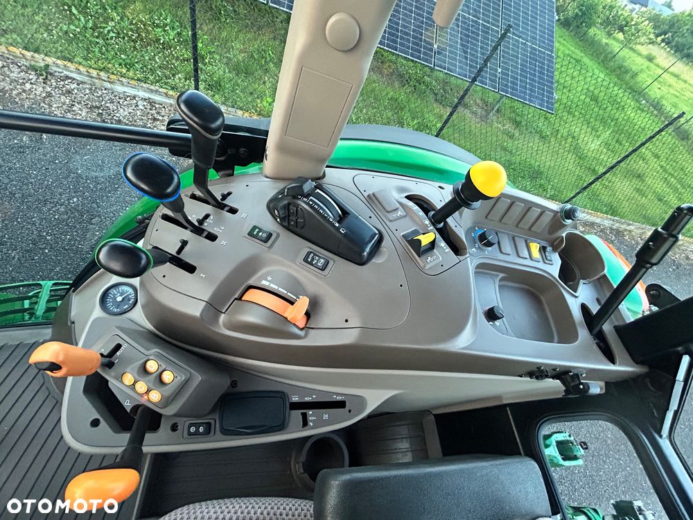 John Deere 6105RC - 6