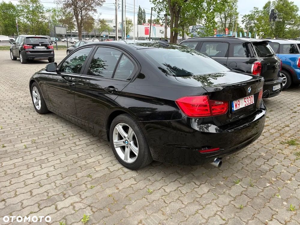 BMW Seria 3 320i - 3