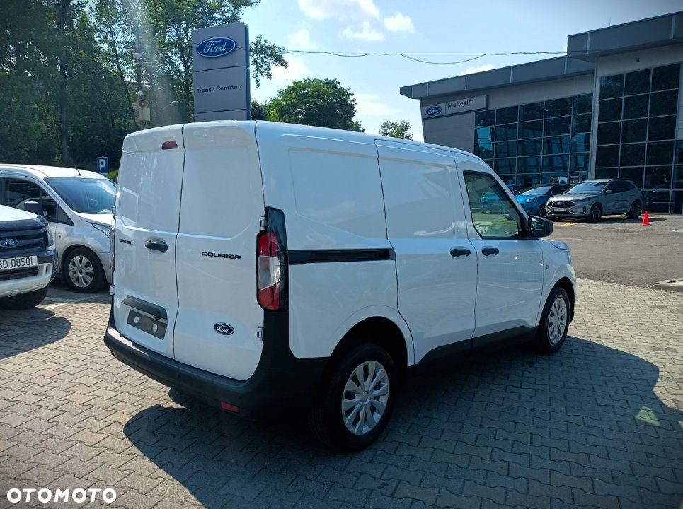 Ford Transit Courier - 6