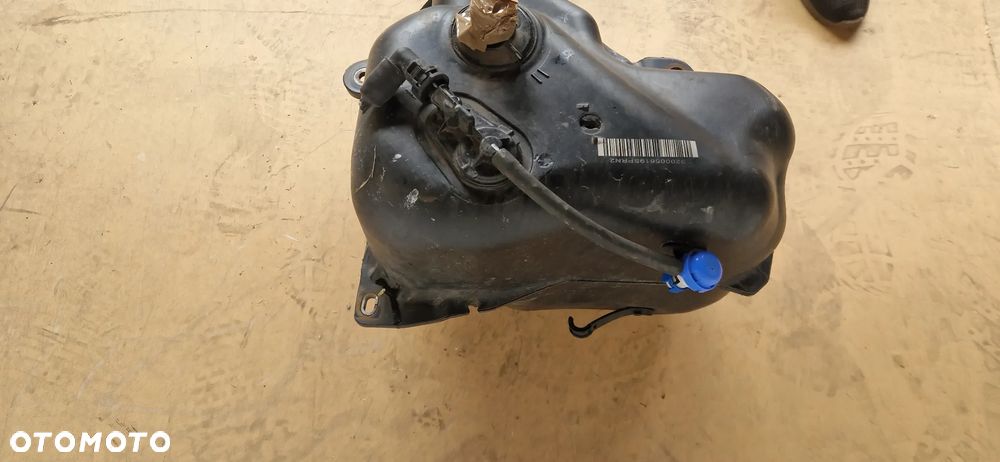 Zbiornik adblue Mercedes Sprinter 906 w906 - 4