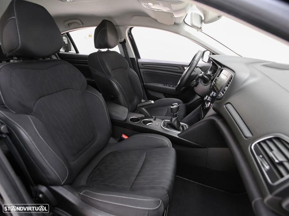 Renault Mégane Grand Coupe - 10