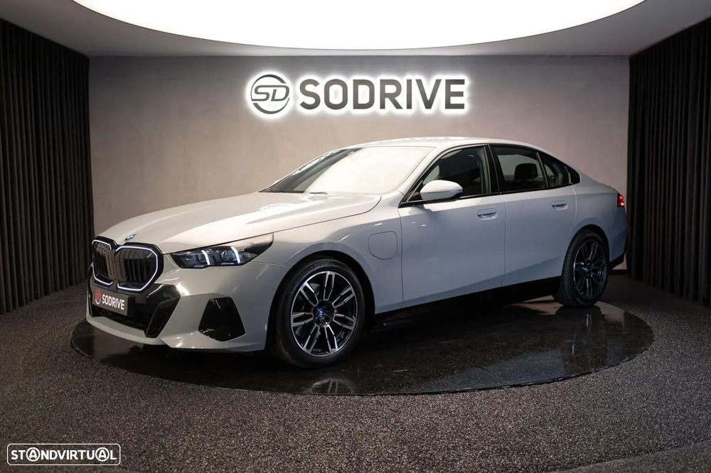 BMW 530 e Pack Desportivo M - 2