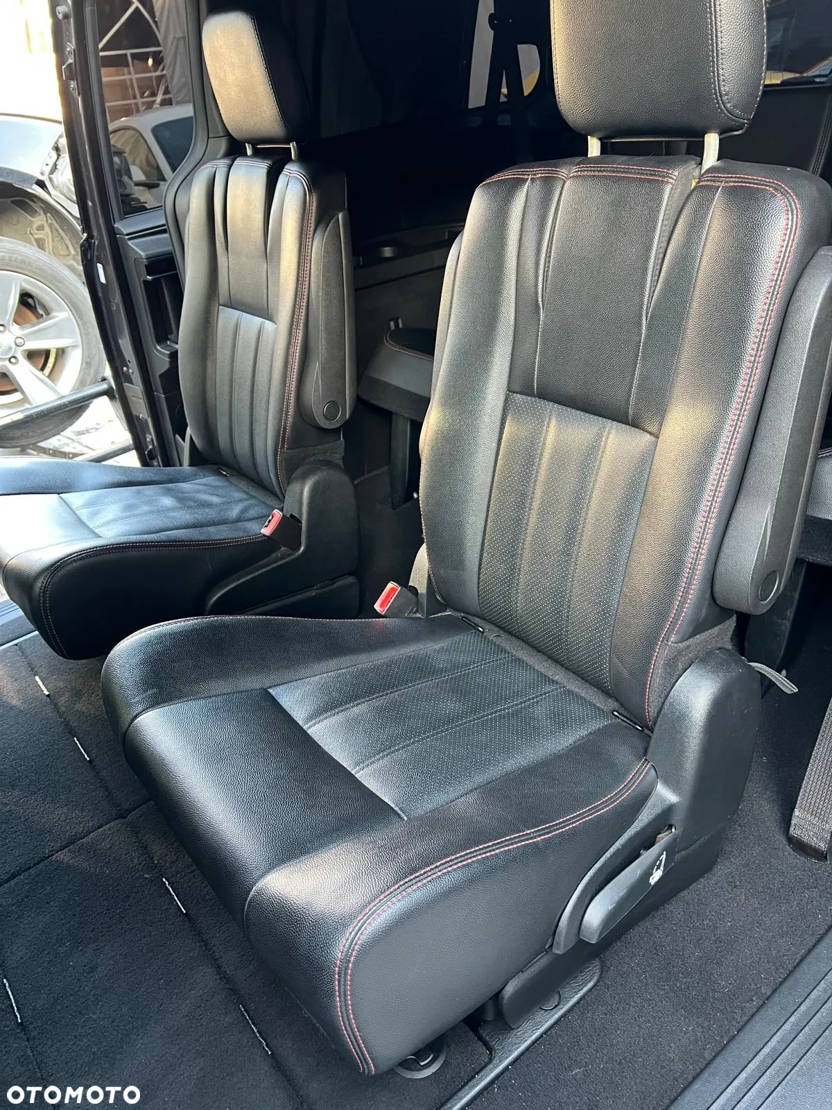 Dodge Grand Caravan - 7